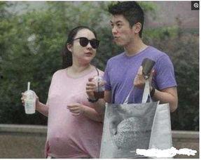 穿成反派妈,老公天天求贴贴,老公求贴贴的甜蜜日常